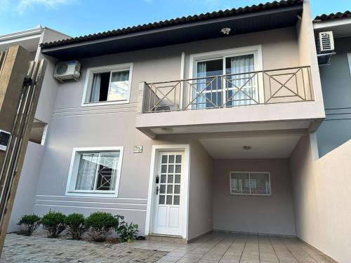 Sobrado Jardim América in Ponta Grossa, Brasil