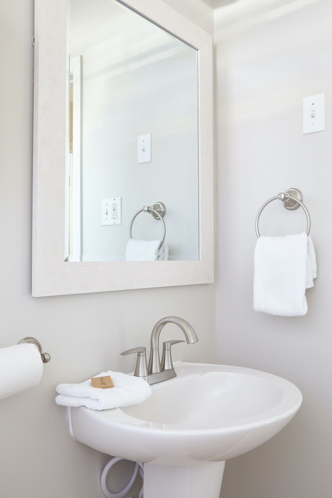 Exquisite Bywater Suites by Sonder - photo 10