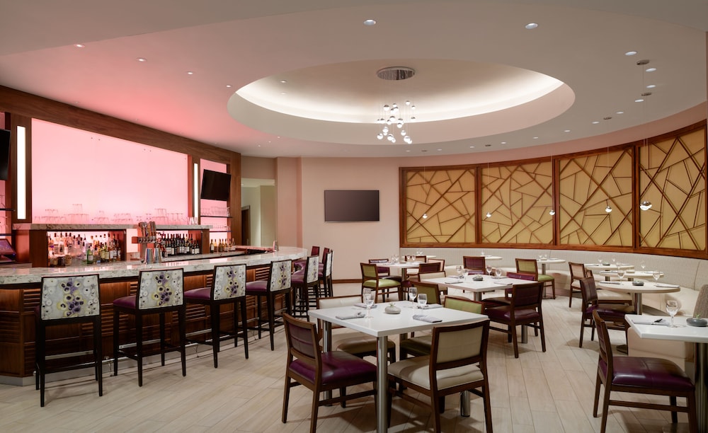 DoubleTree Suites by Hilton Phoenix - photo 54