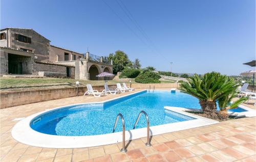 Cozy Home In Ragusa With Kitchen — 4-Star Luxury Hotel in Ragusa, Italy