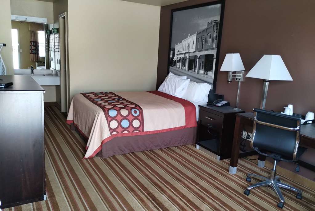 Super 8 by Wyndham Big Cabin Vinita Area - photo 34