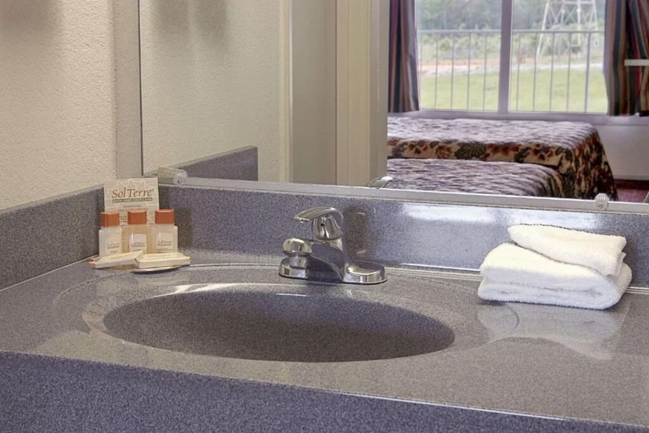 Days Inn by Wyndham Concord - photo 9
