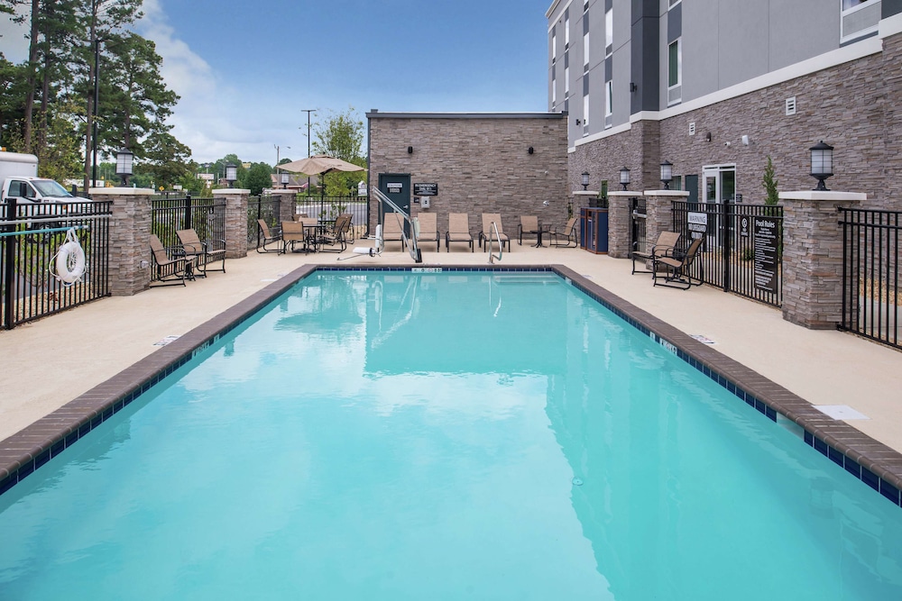 Hampton Inn Benson - photo 33
