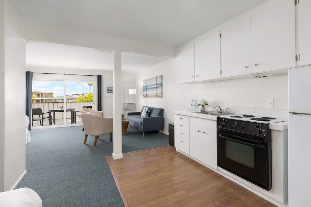 Pacific Edge Hotel - photo 55