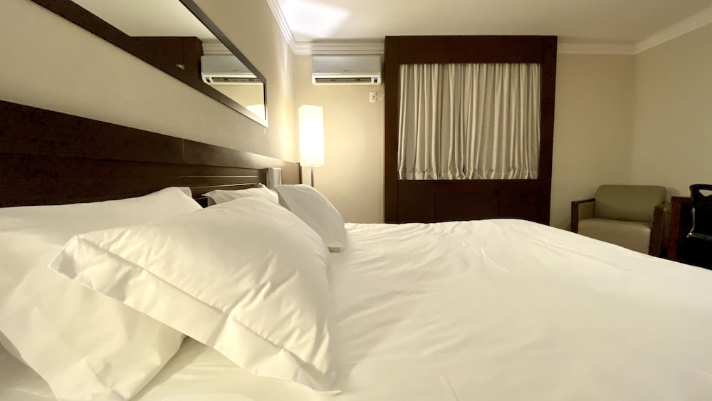 Hotel Executivo Congonhas — 4-Star Luxury Hotel in Sao Paulo, Brasil