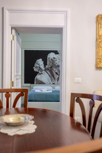 Spanish Steps Luxury Apartment — 4-Star Luxury Hotel in Rome, Italy
