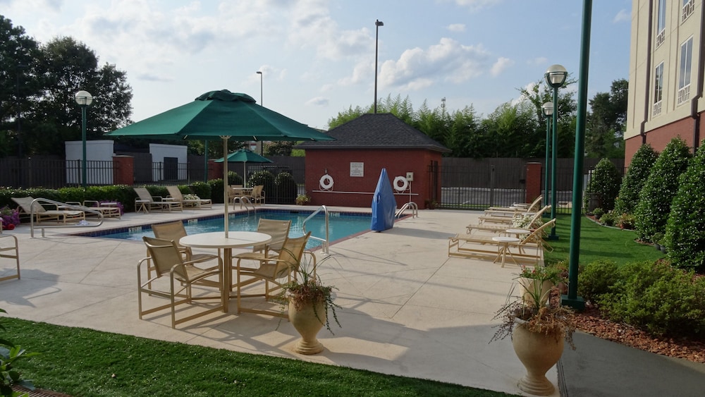 Holiday Inn Express and Suites Tuscaloosa University an IHG Hotel - photo 26