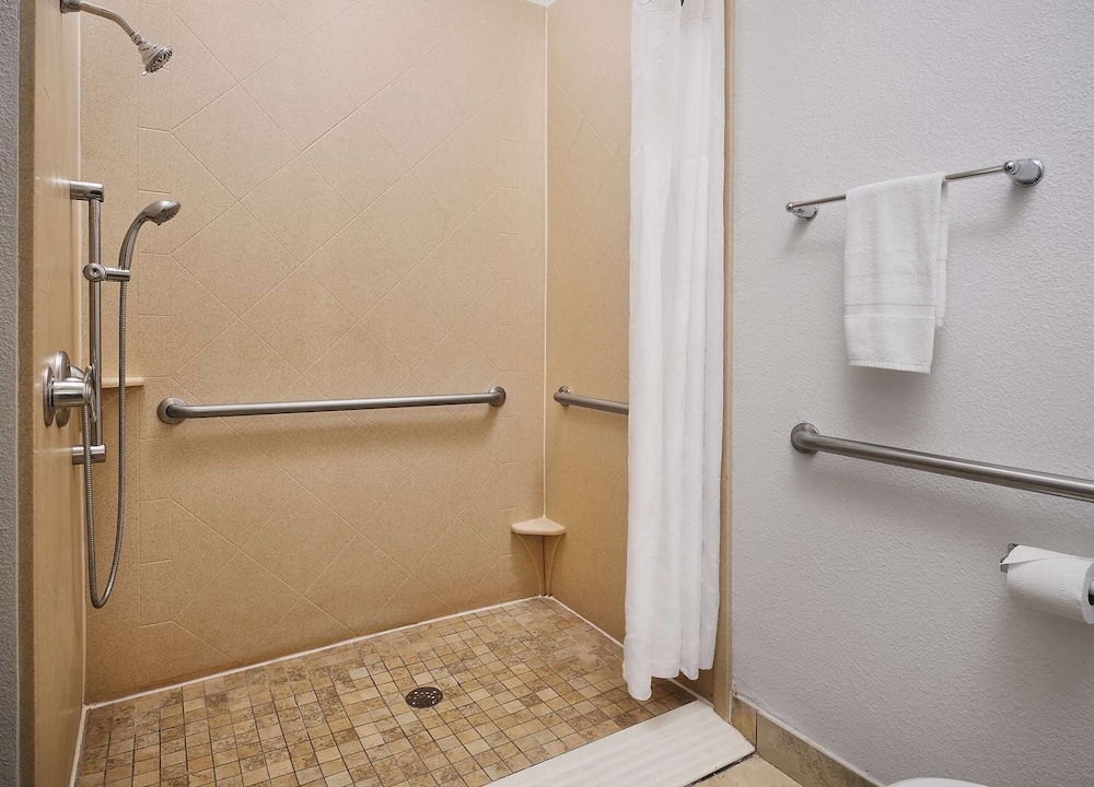 Hampton Inn Covington - photo 18