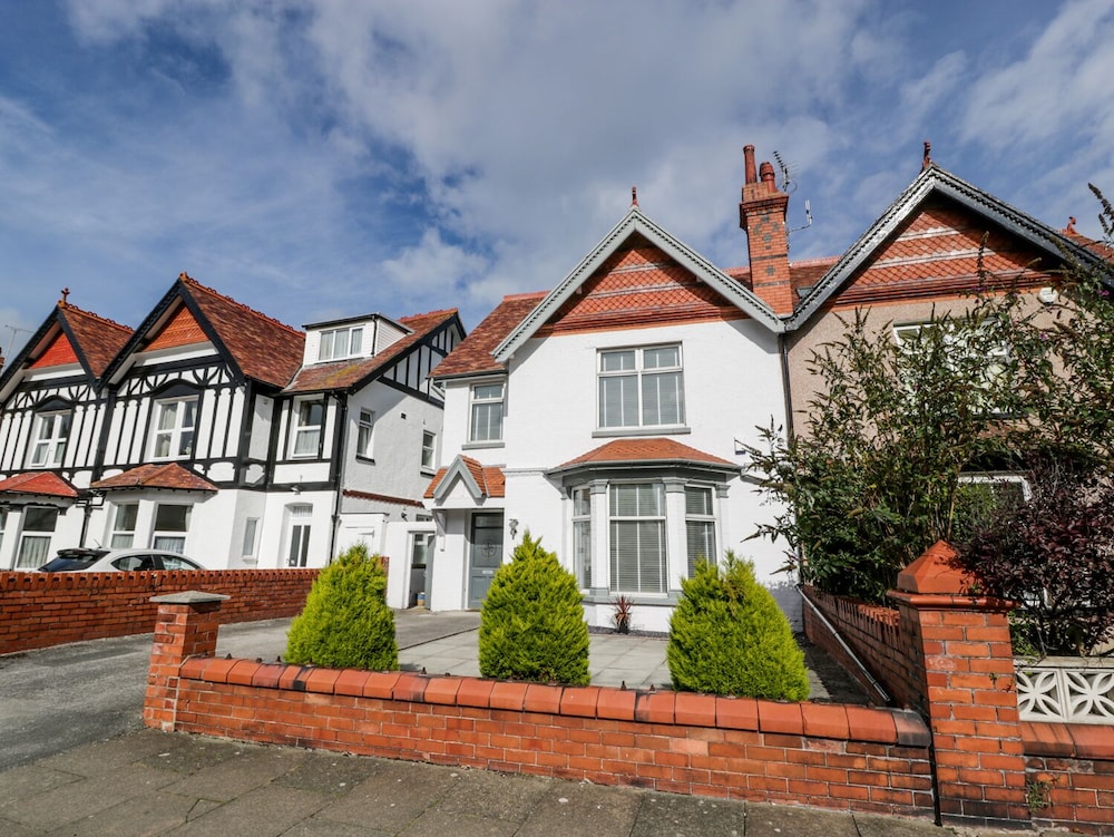 Westpoint - carbon neutral hotel in Llandudno