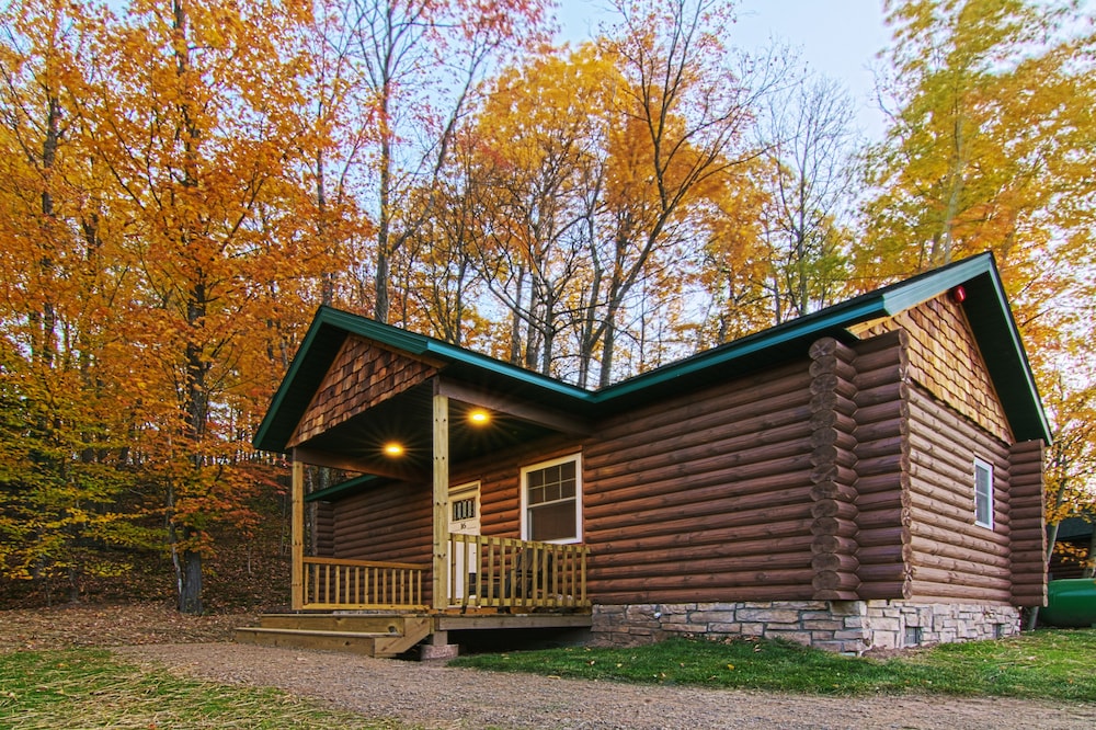 Rippling River Resort — hotel in Marquette