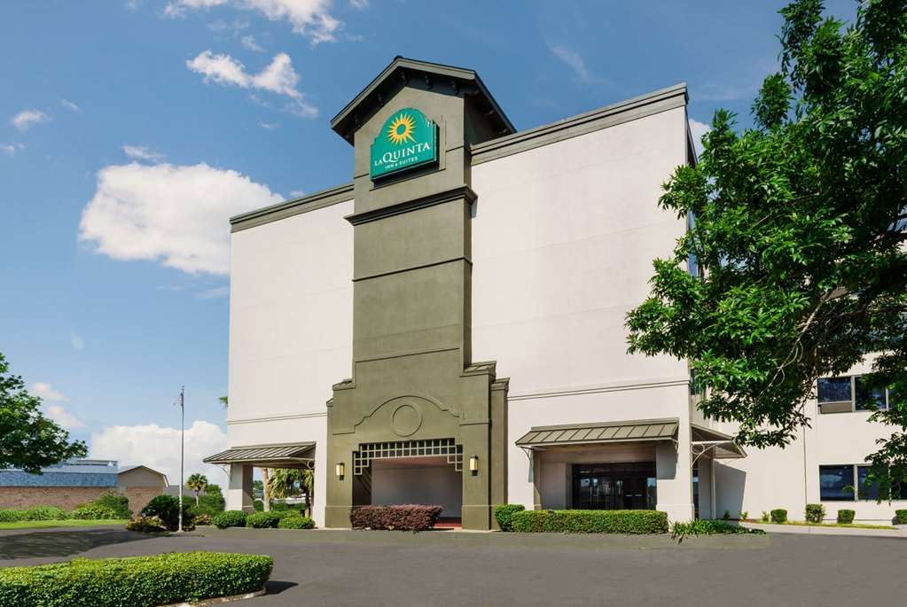 La Quinta Inn & Suites by Wyndham New Orleans Airport - photo 4