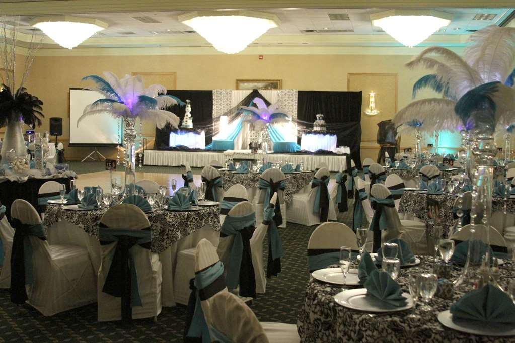 Florida Hotel & Conference Center in the Florida Mall - photo 10