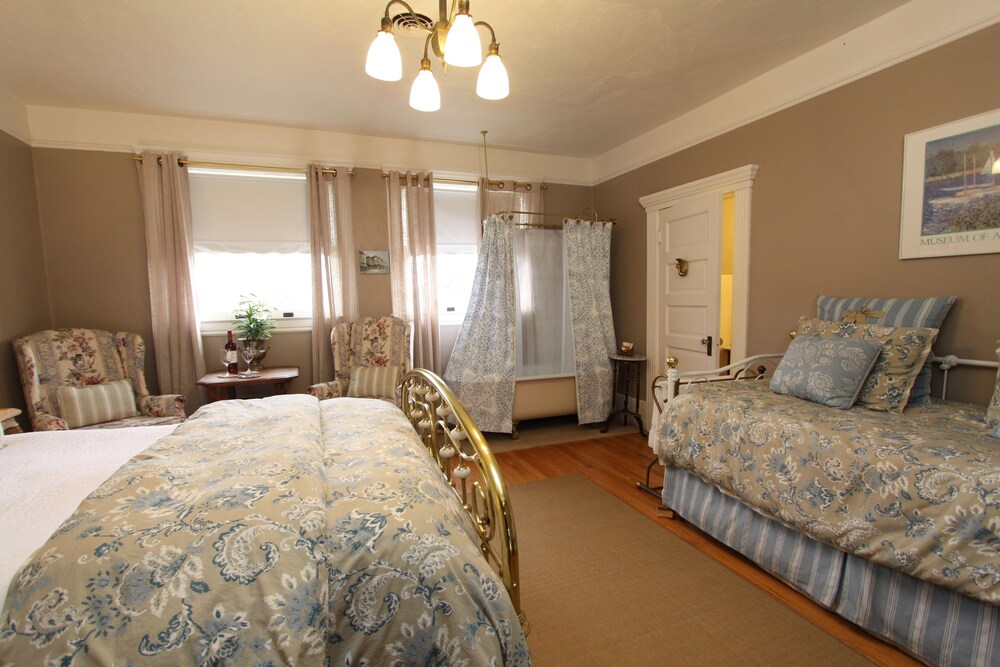 Kelley & Young Wine Garden Inn - photo 26