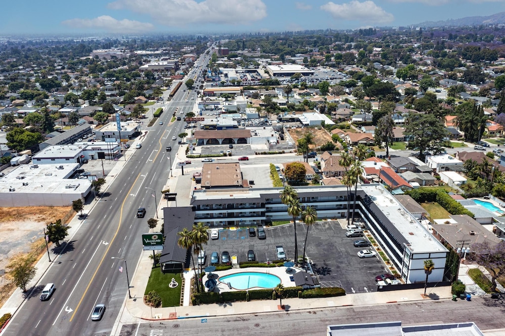 Vagabond Inn Whittier - photo 32