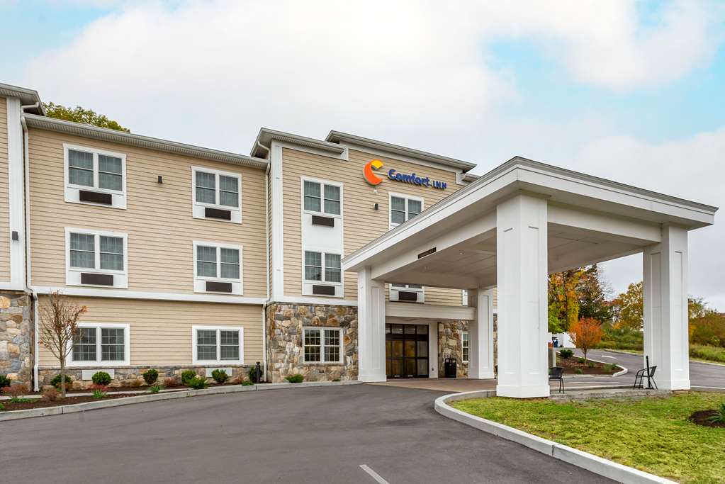 Comfort Inn Brewster - carbon neutral hotel in Brewster