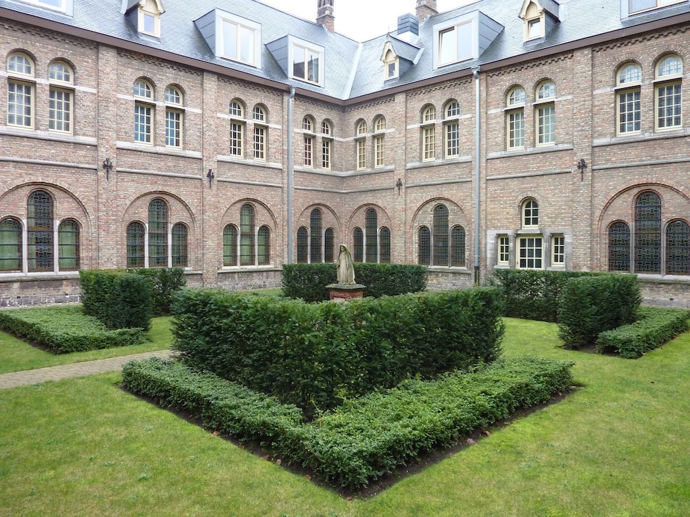 Albertushof — 5-Star Luxury Hotel in Ieper, Belgium