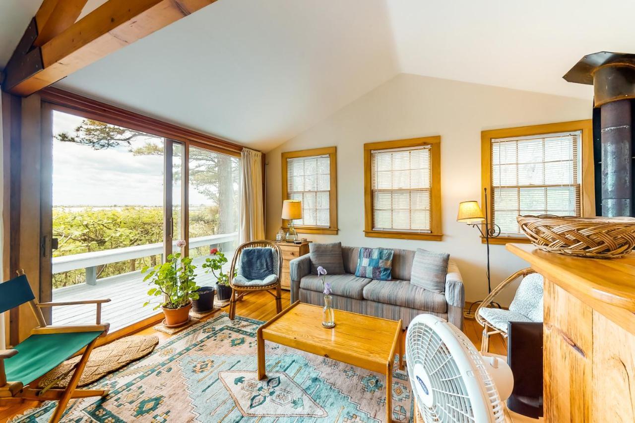 Sunset on the Vineyard - last minute hotel in Vineyard Haven