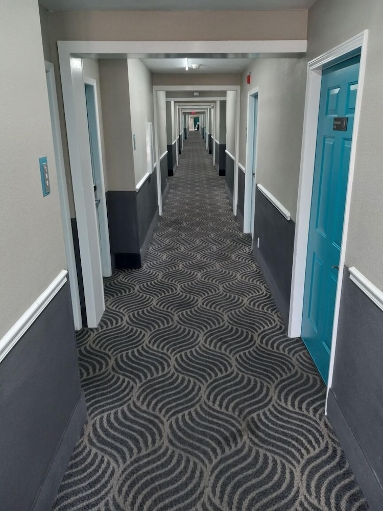 SureStay Hotel by Best Western San Antonio Northeast - photo 39