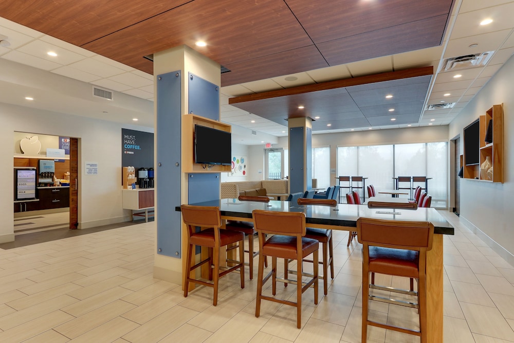 Holiday Inn Express & Suites Saugerties Hudson Valley by IHG - photo 48