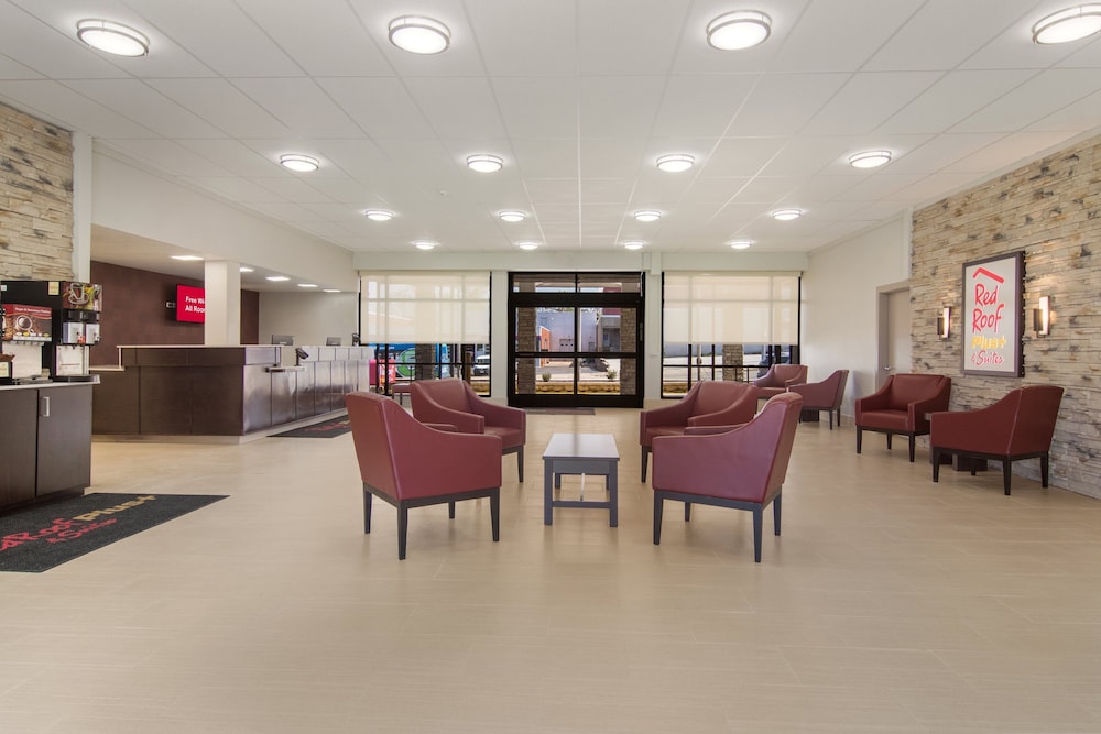 Red Roof Inn Plus & Suites Erie - photo 32