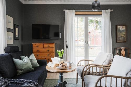 Guestly Homes 2BR Nordic Cabin with Sauna — 4-Star Luxury Hotel in Pitea, Sweden