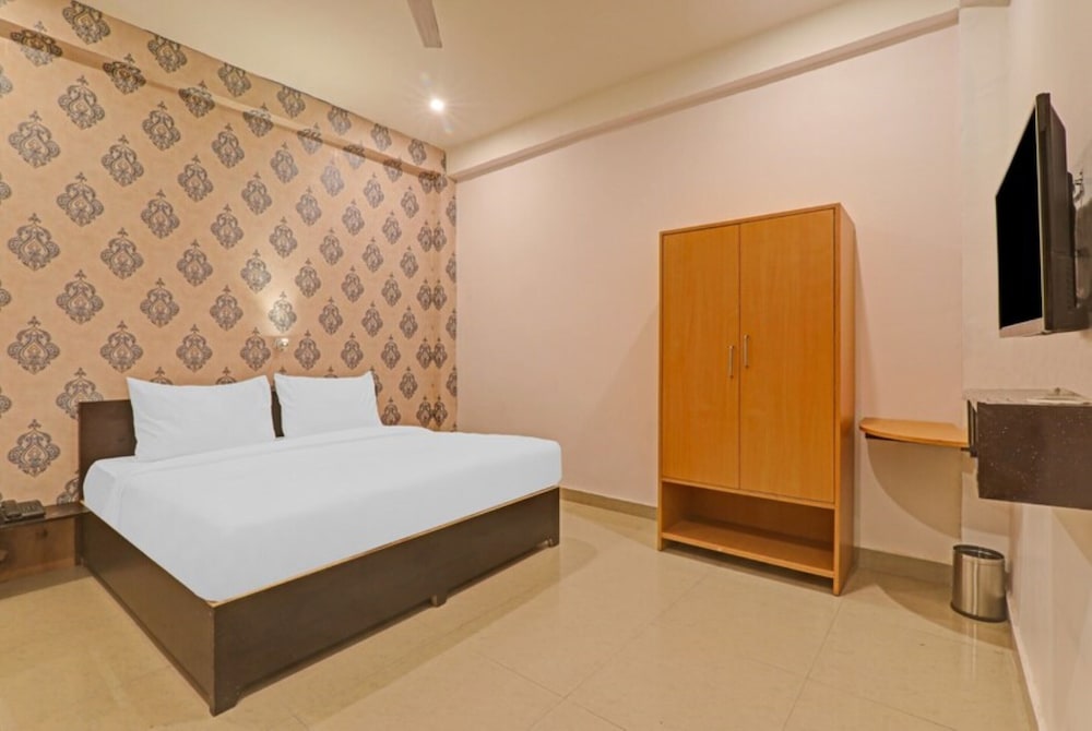 Goroomgo Aditya Grand Lucknow — Lucknow — photo 4