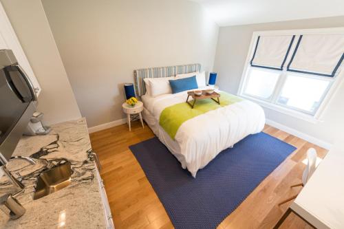 The East Island Reserve Hotel - photo 27