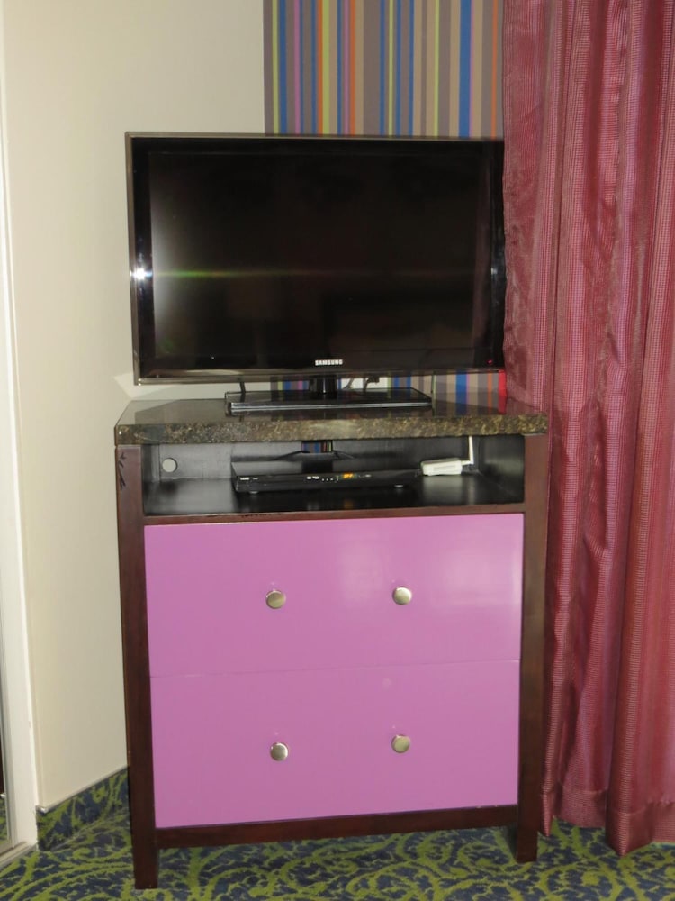 7 Springs Inn & Suites - photo 24