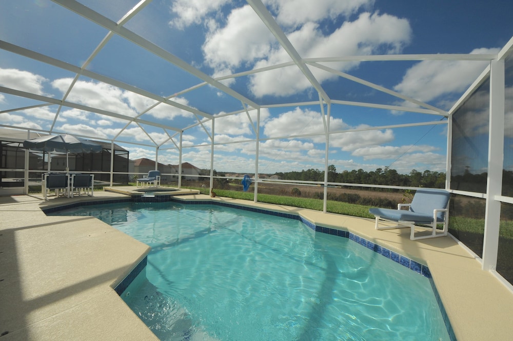 Four Corners 908 - last minute hotel in Davenport
