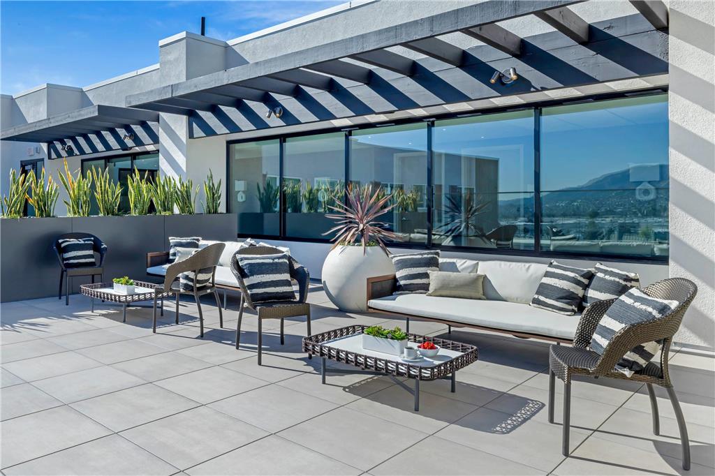Cambria Hotel Burbank Airport - photo 89