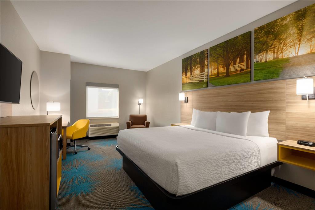 Days Inn & Suites by Wyndham Prattville Montgomery - photo 16