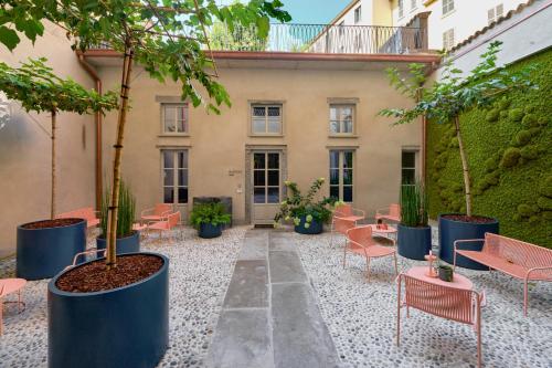 REGO APARTMENTS Boutique Aparthotel & Serenity Spa with some off site apartments in the Heart of Bergamo City Center in Bergamo, Italy