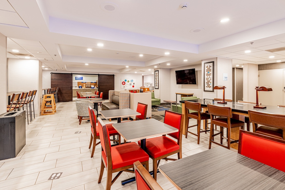 Holiday Inn Express Indianapolis South by IHG - photo 49