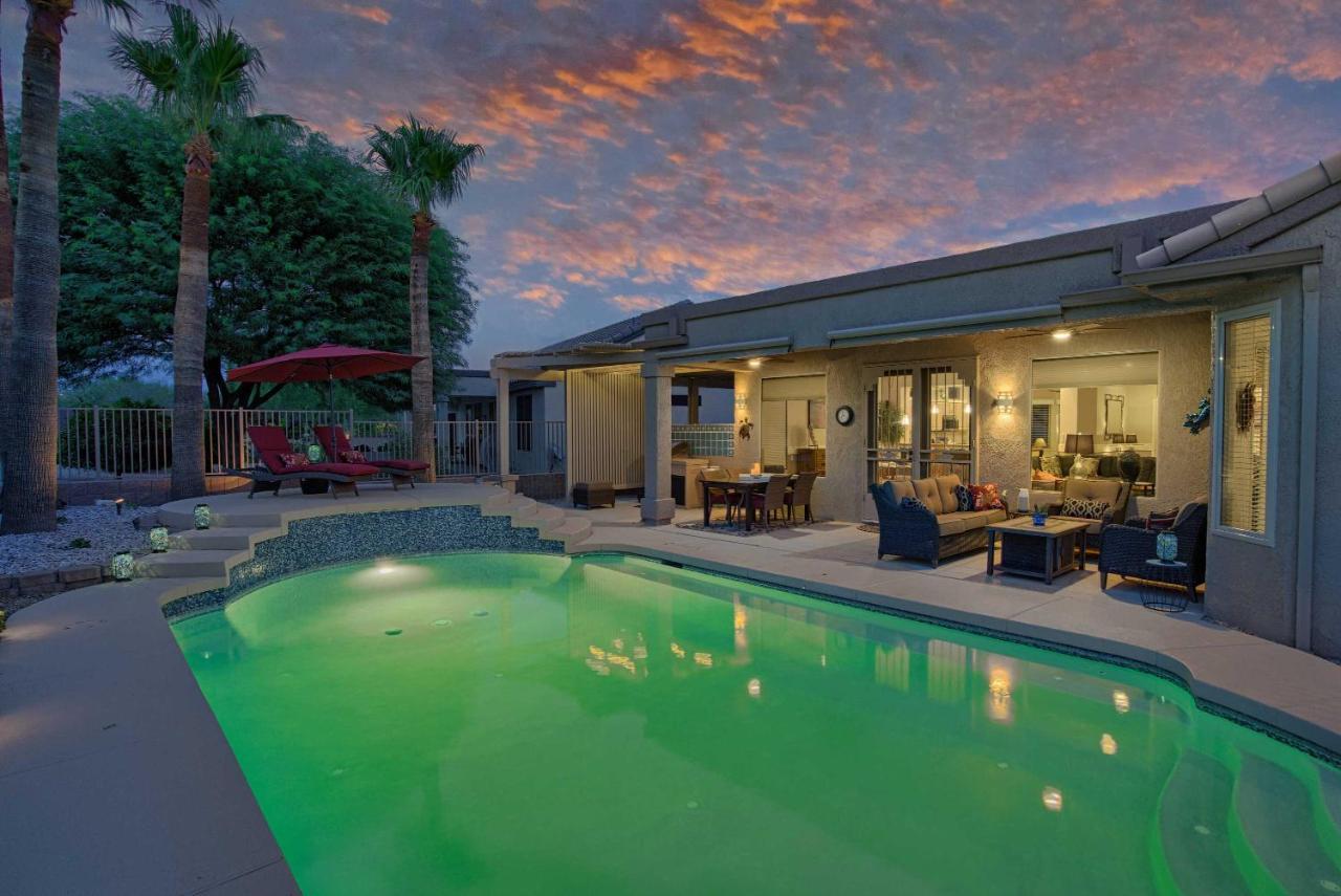 Pool Spa and Cart Golfers Paradise in Sun City — 4-Star Luxury Hotel in Surprise, United States