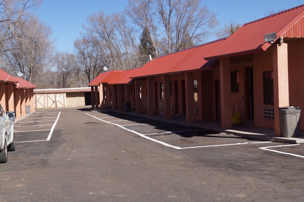 White Mountain Motel - photo 86