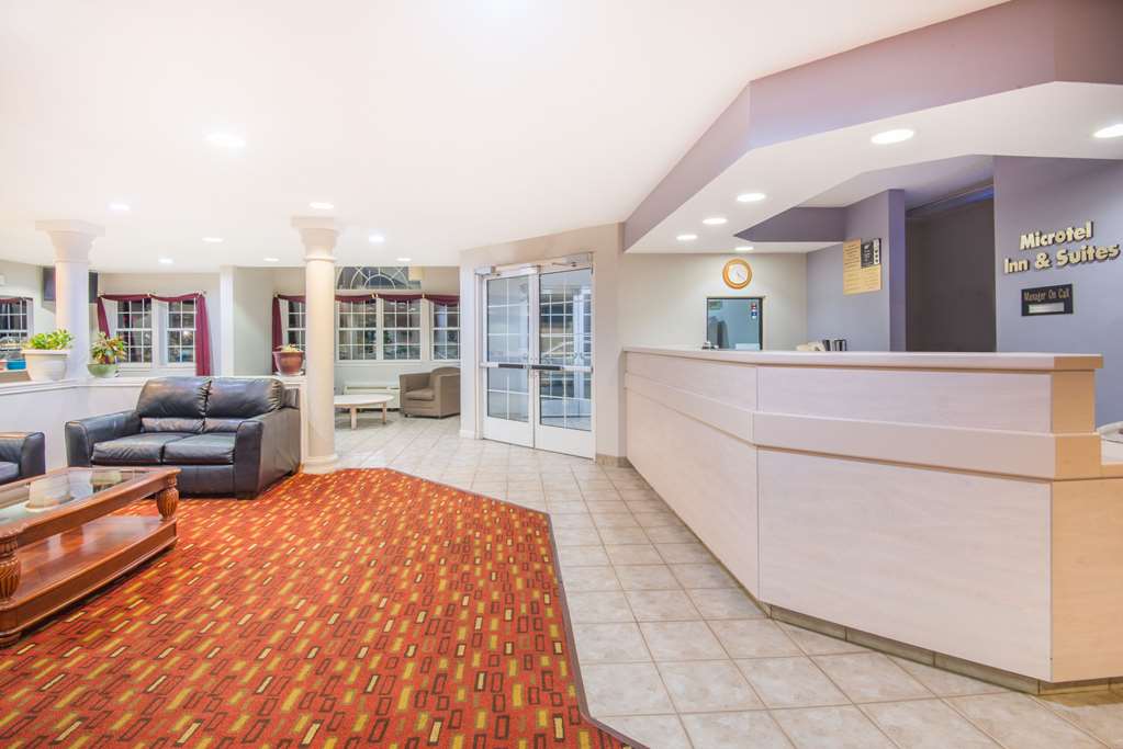 Microtel Inn & Suites by Wyndham Claremore - photo 2