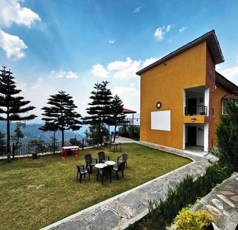 Mist n Meadows Resort - carbon neutral hotel in Rajgarh