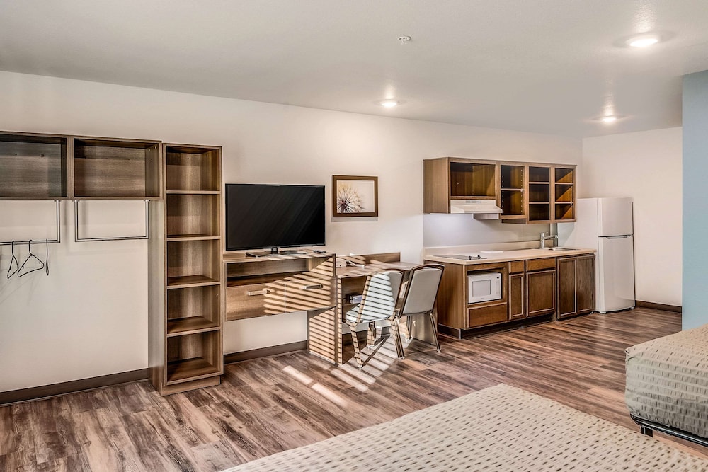 Woodspring Suites West Des Moines - photo 14