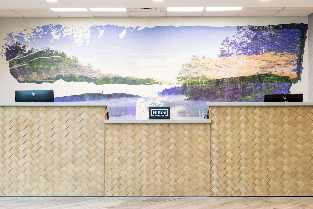 DoubleTree by Hilton Austin MN - photo 3
