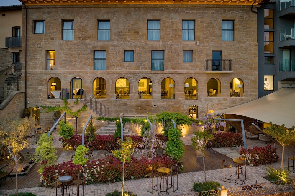 Palacio Tondon Autograph Collection — 4-Star Luxury Hotel in Brinas, Spain