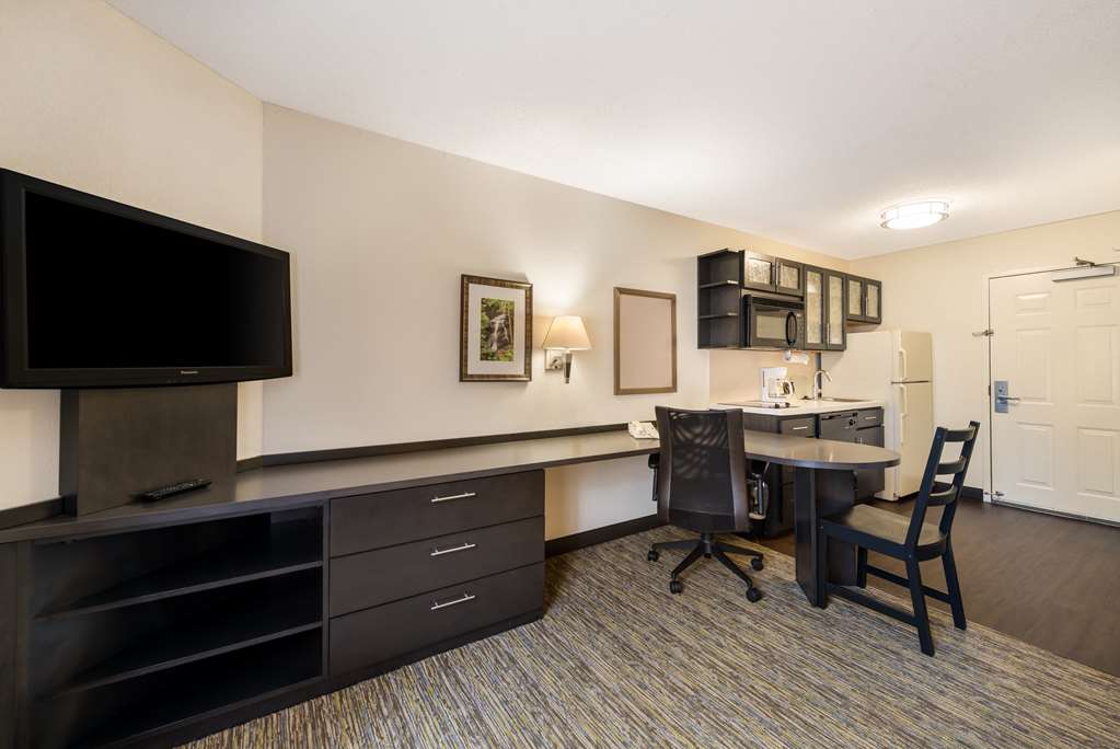 Sonesta Simply Suites Hampton - photo 13