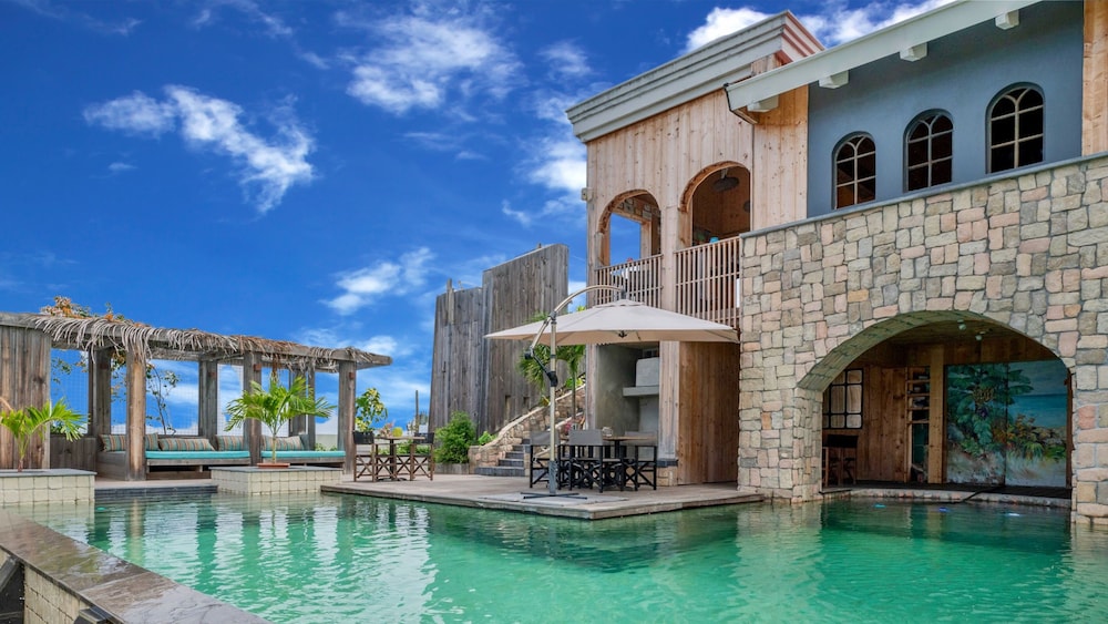 Whale Tails Island Suites & Villas — 4-Star Luxury Hotel in Oranjestad, Bonaire, Sint Eustatius and Saba