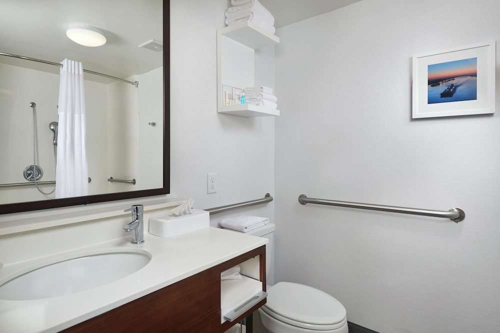 Hampton Inn Beaumont - photo 17