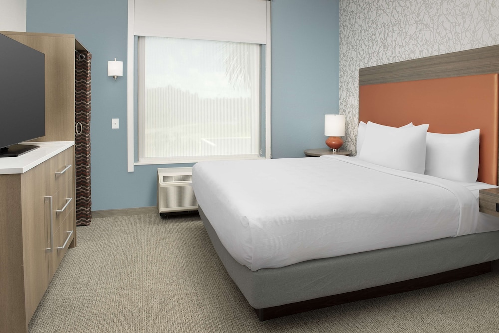 Home2 Suites by Hilton Fort Myers Airport - photo 16