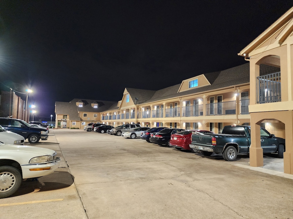 Executive Inn - photo 21
