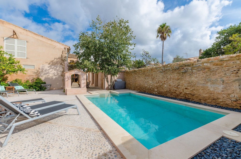 Jaume Ii - carbon neutral hotel in Llucmajor