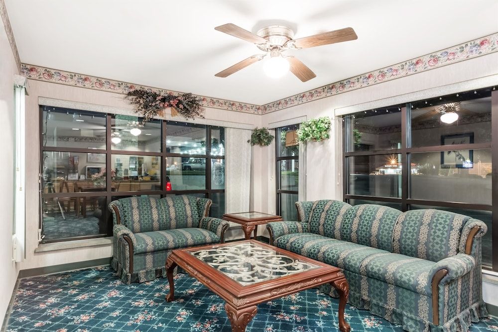 Brentwood Inn & Suites - featured photo