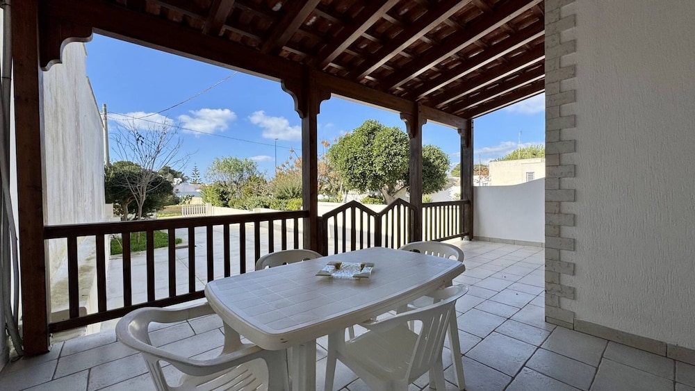 Villetta Marilena Sleeps 7 Torre Suda in Racale, Italy