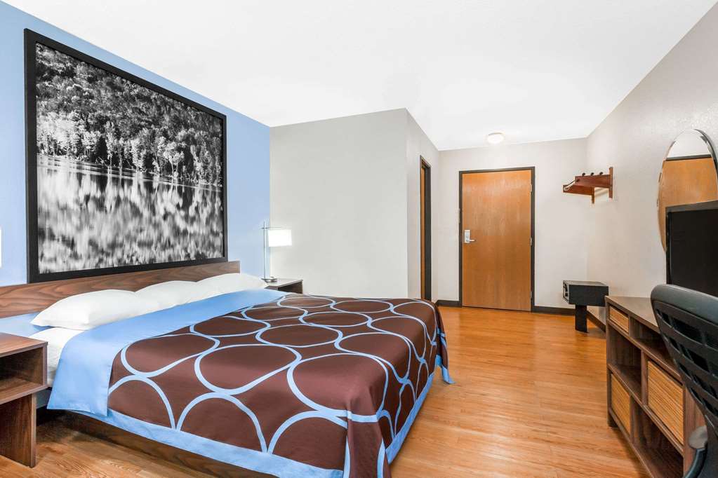 Super 8 by Wyndham Oneonta Cooperstown - photo 10