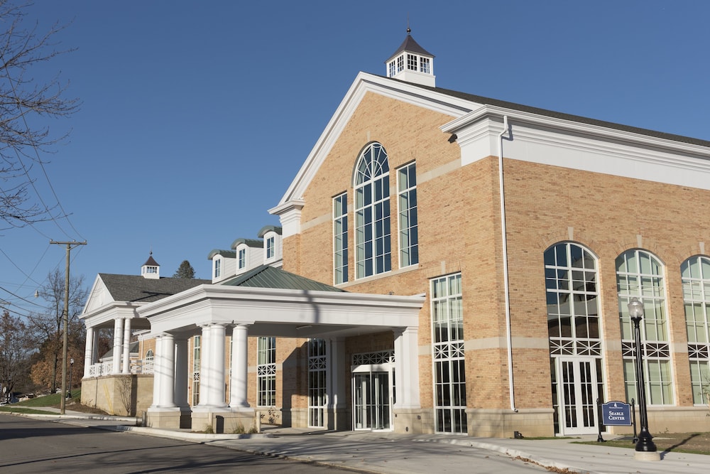 Hillsdale College Dow Hotel and Conference Center - photo 41